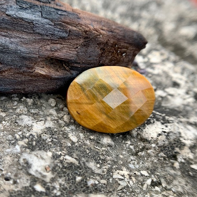 Natural Tiger's eye Stone - 20.00 Carat