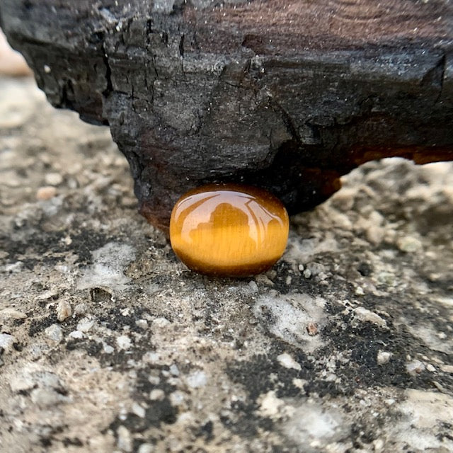 Natural Tiger's eye Stone - 8.00 Carat/8.88 Ratti