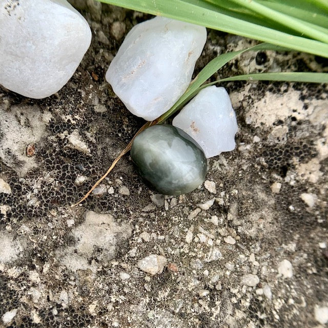 Natural Catseye stone - 5.55 Carat