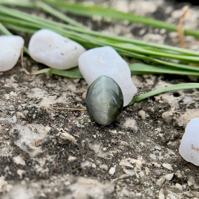 Natural Catseye stone - 5.30 Carat/5.88 Ratti