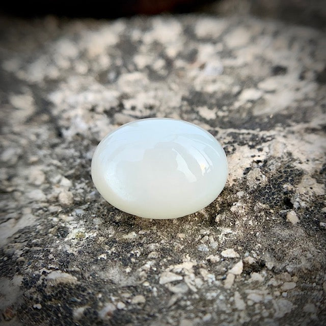 Natural Moonstone - 13.60 Carat/15.09 Ratti