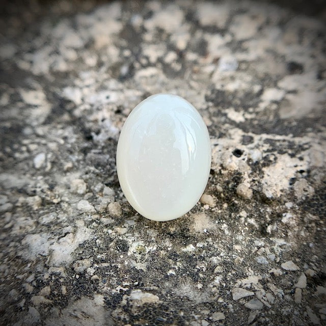 Natural Moonstone - 13.60 Carat/15.09 Ratti