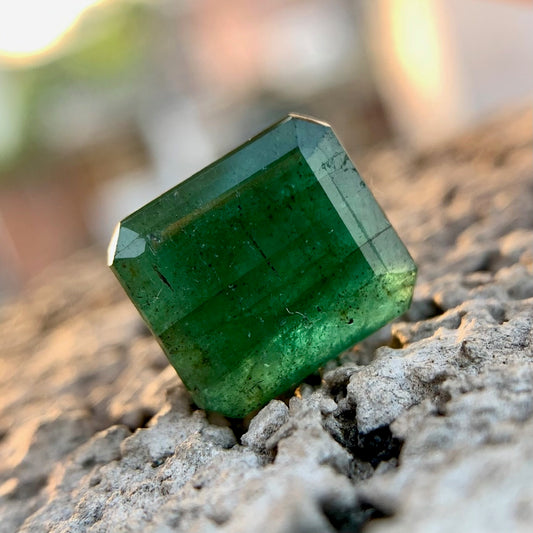 Natural Emerald - 7.25 Carat/8.05 Ratti