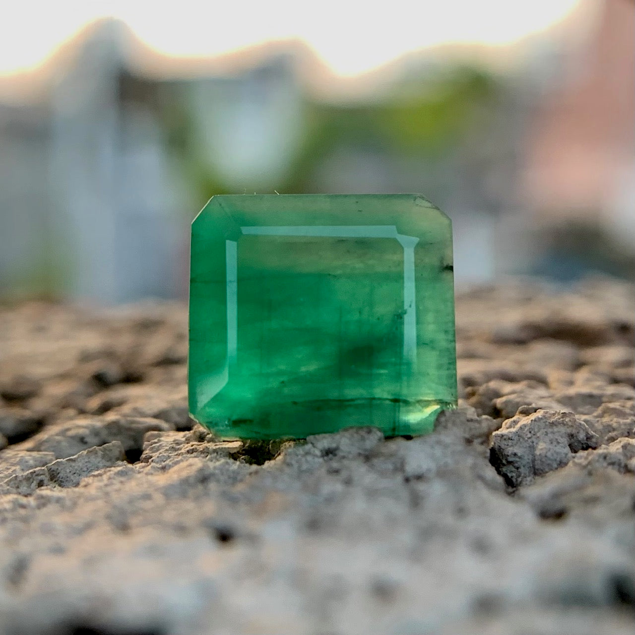 Natural Emerald - 4.85 Carat/5.38 Ratti