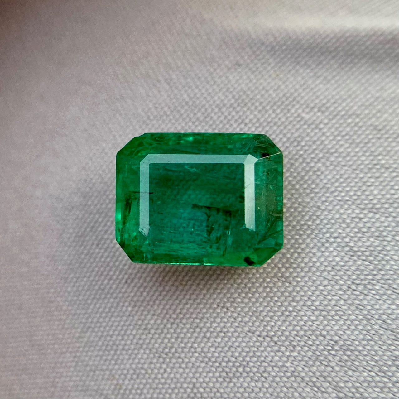 Natural Emerald - 2.80 Carat/3.10 Ratti