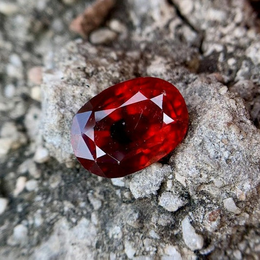 Natural Hessonite Garnet - 11.65 Carat/12.93 Ratti