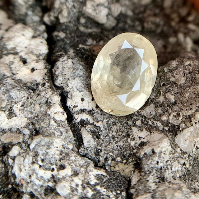 Natural Yellow Sapphire - 5.70 Carat/6.33 Ratti