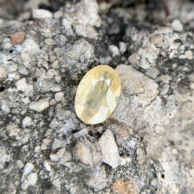 Natural Yellow Sapphire - 2.70 Carat/3.00 Ratti