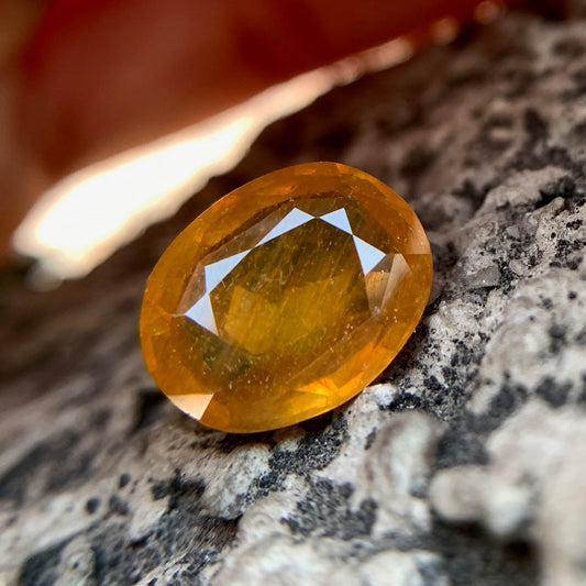 Natural Yellow Sapphire - 5.09 Carat/5.65 Ratti