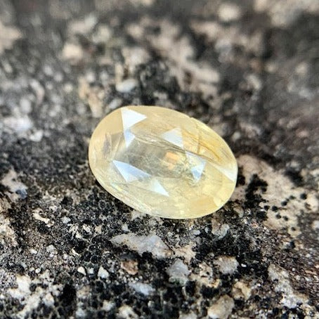 Natural Yellow Sapphire - 2.70 Carat/3.00 Ratti