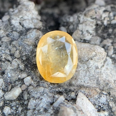 Natural Yellow Sapphire - 3.05 Carat/3.39 Ratti