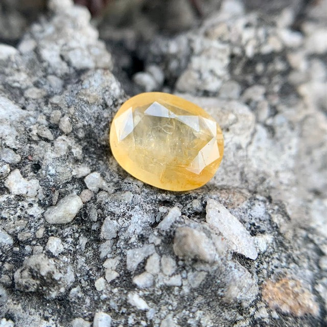 Natural Yellow Sapphire - 3.05 Carat/3.39 Ratti