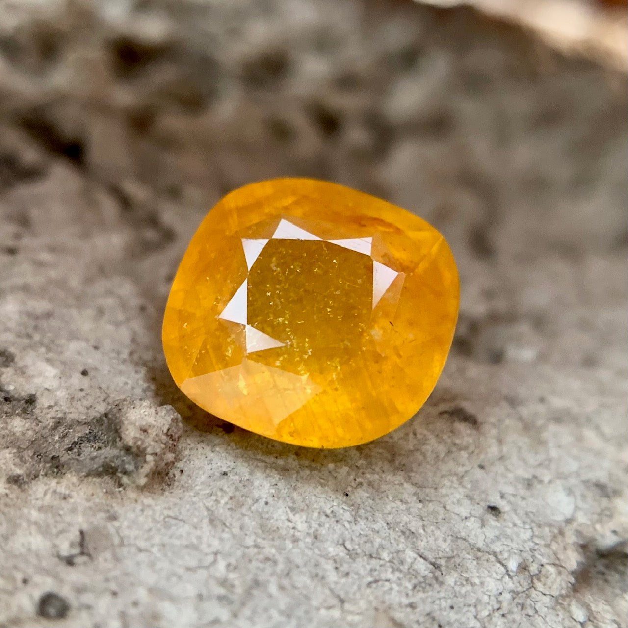 Natural Yellow Sapphire - 5.82 Carat/6.46 Ratti