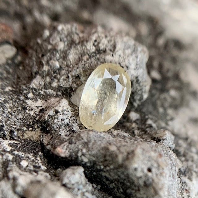 Natural Yellow Sapphire - 2.70 Carat/3.00 Ratti