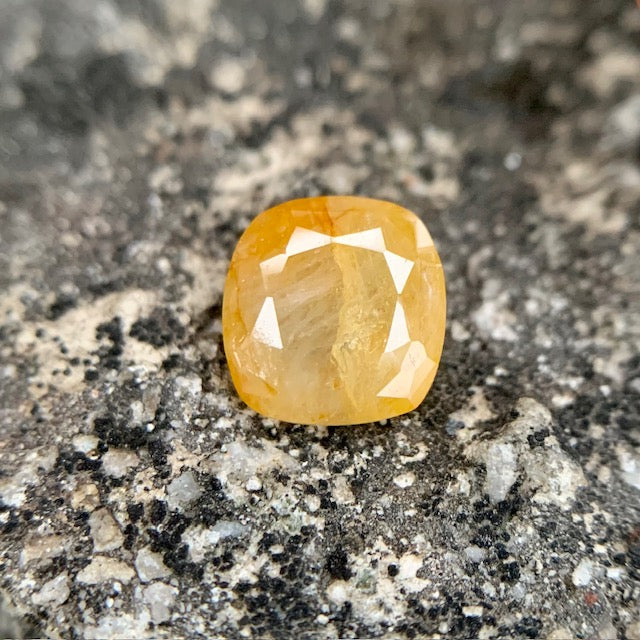 Natural Yellow Sapphire - 5.30 Carat/5.88 Ratti