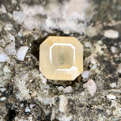 Natural Yellow Sapphire - 6.55 Carat/7.27 Ratti