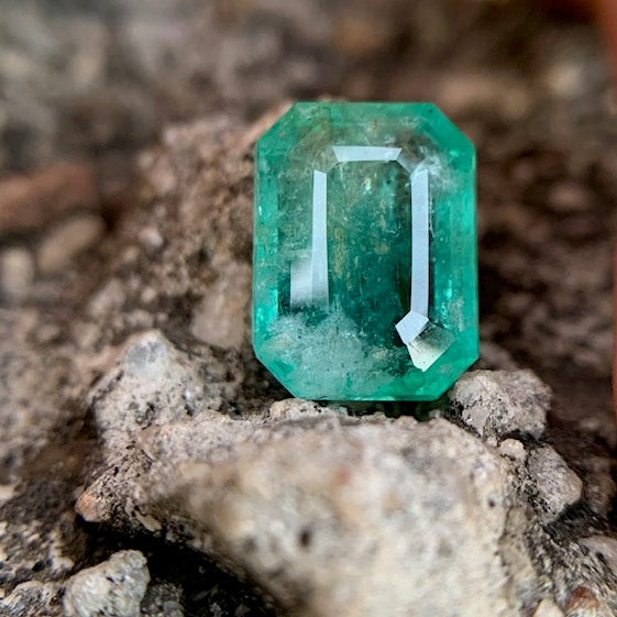 Natural Emerald - 6.25 carat/6.94 Ratti