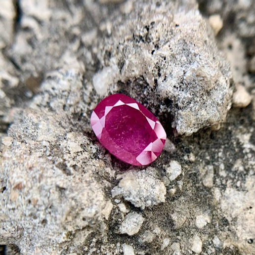 Natural Ruby - 2.75 Carats/3.05 Ratti