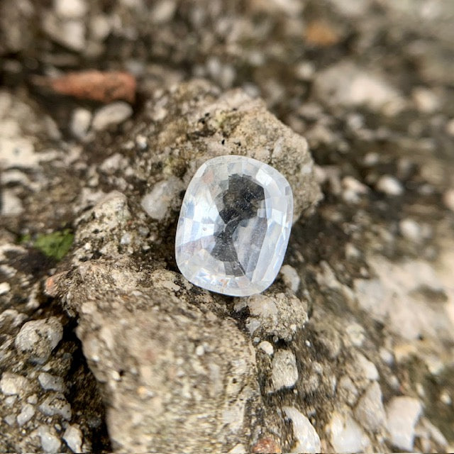 Natural White Sapphire - 3.65 Carat/4.05 Ratti