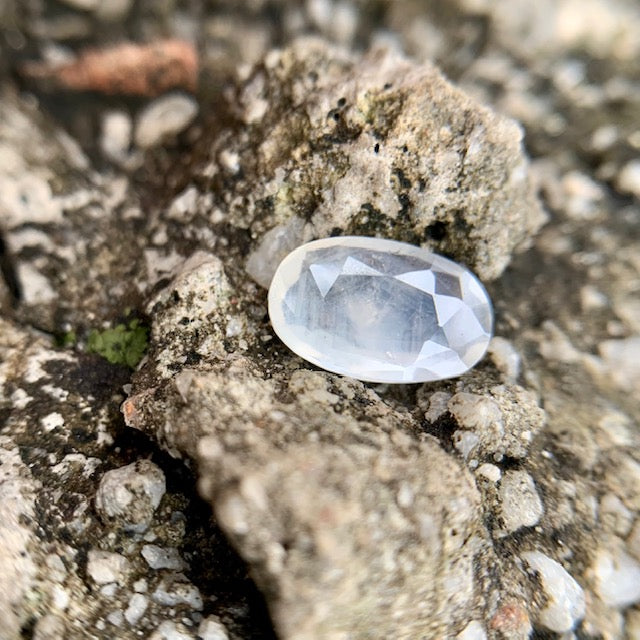 Natural White Sapphire - 2.70 Carat/3.00 Ratti