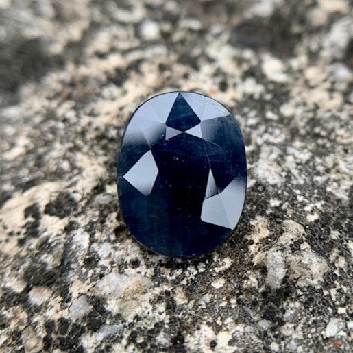 Natural Blue Sapphire - 5.56 Carats/6.17 Ratti