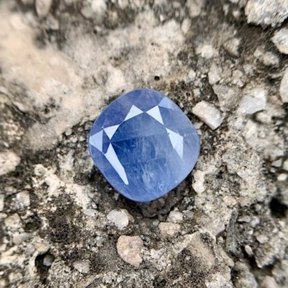 Natürlicher blauer Saphir – 8,85 Karat/9,82 Ratti