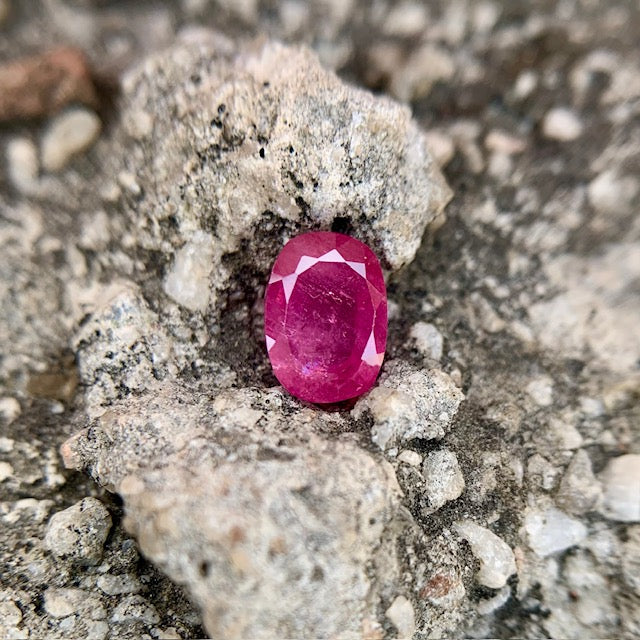 Natural Ruby - 2.75 Carats/3.05 Ratti