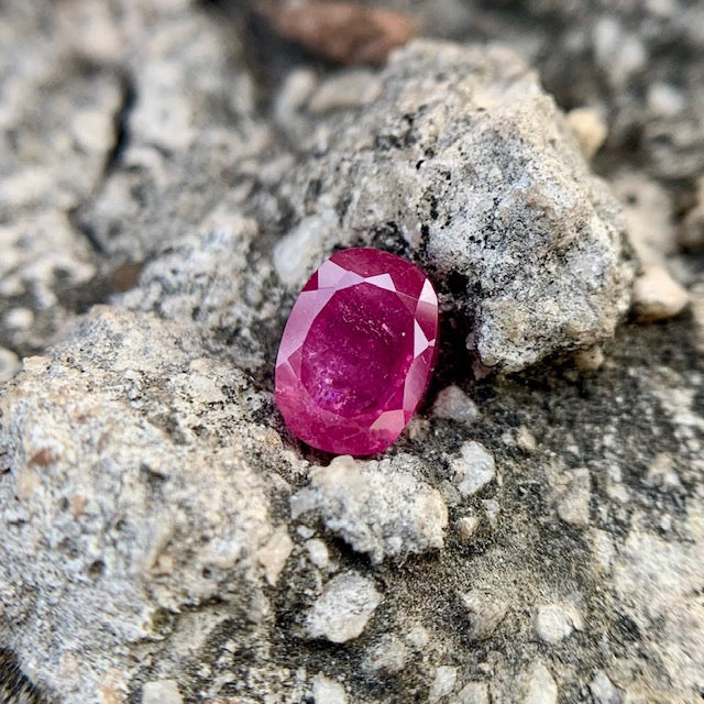 Natural Ruby - 2.75 Carats/3.05 Ratti