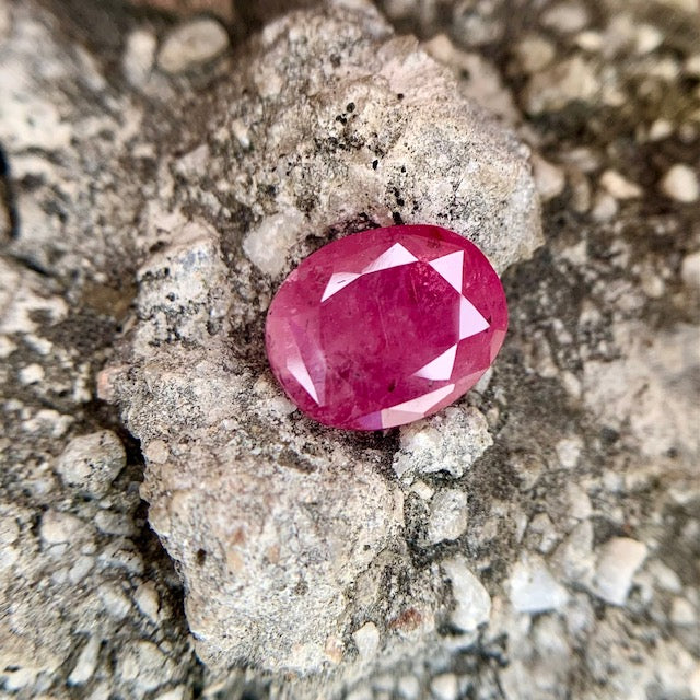 Natural Ruby - 8.00 Carats/8.88 Ratti