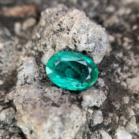 Natural Emerald - 2.50 carat/2.77 Ratti