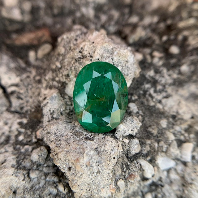 Natural Emerald - 4.50 carat/5.00 Ratti