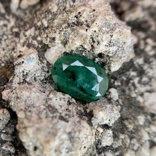 Natural Emerald - 1.65 carat/1.83 Ratti