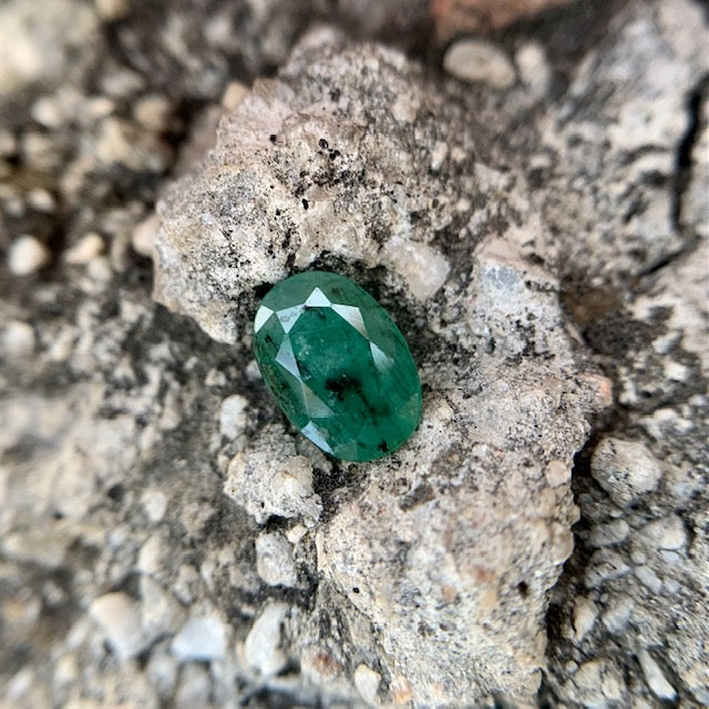 Natural Emerald - 1.65 carat/1.83 Ratti