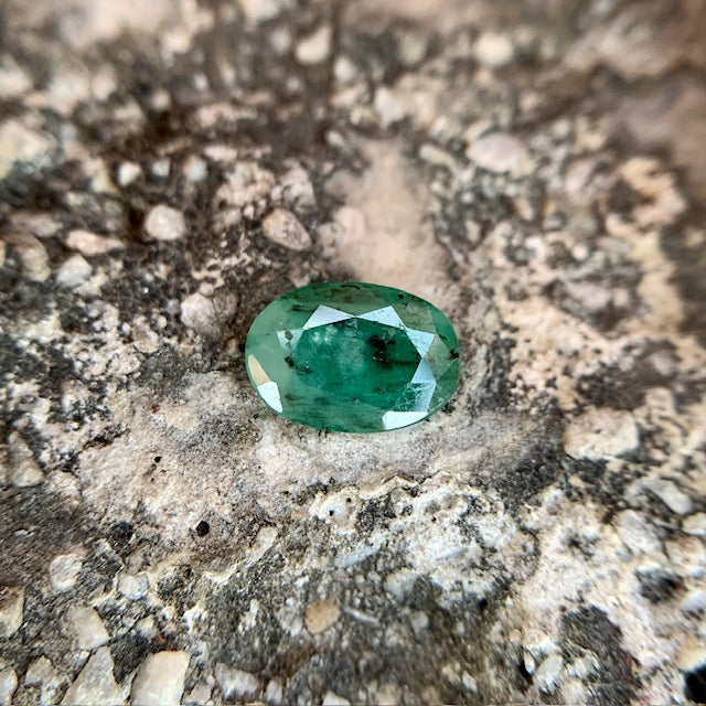 Natural Emerald - 1.65 carat/1.83 Ratti