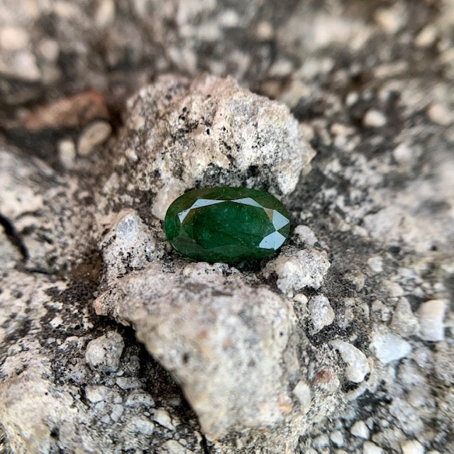 Natural Emerald - 2.10 carat/2.33 Ratti