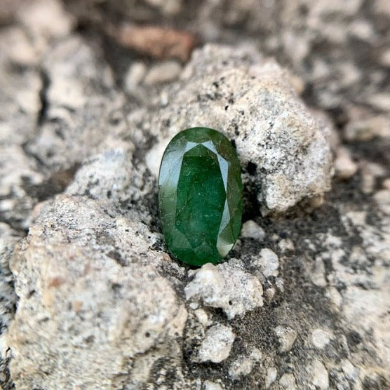 Natural Emerald - 2.10 carat/2.33 Ratti