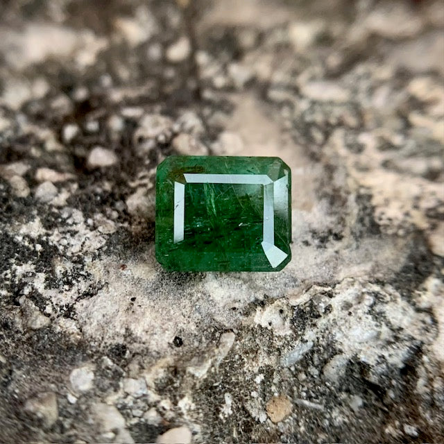 Natural Emerald - 1.95 carat/2.16 Ratti