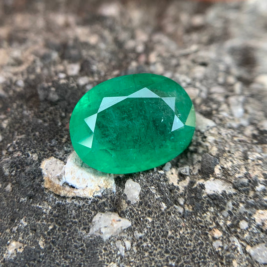 Natural Emerald - 6.15 carat/6.83 Ratti