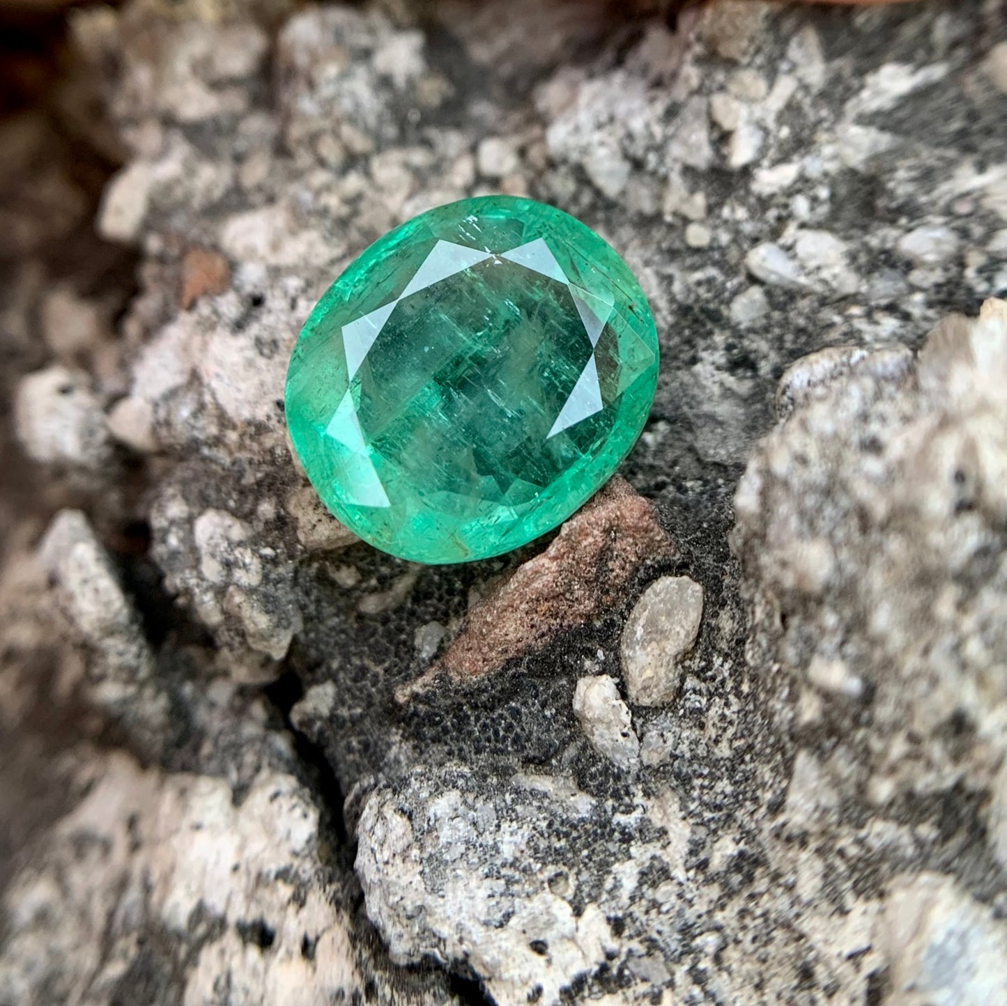 Zambian Emerald - 5.78 carat/6.42 Ratti