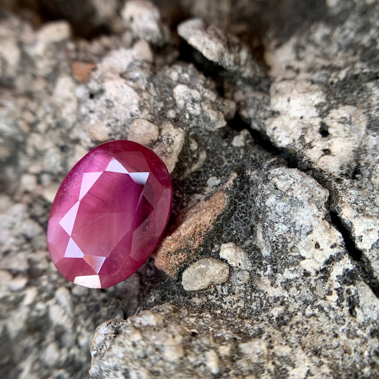 Natural Ruby - 7.75 Carats/8.60 Ratti