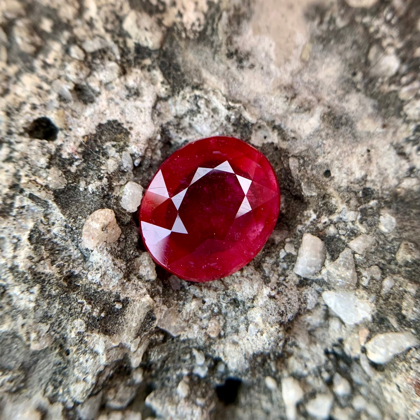 Natural Ruby - 7.30 Carats/8.10 Ratti