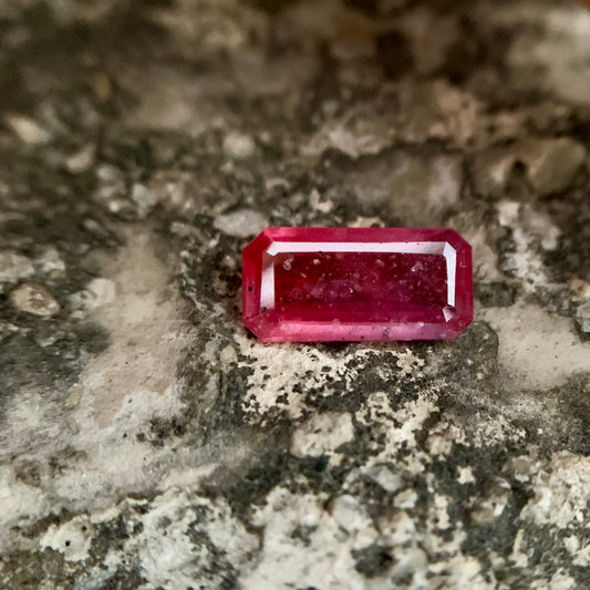 Natural Ruby - 4.05 Carats/4.50 Ratti