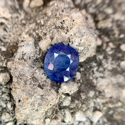 Natürlicher blauer Saphir – 4,55 Karat/5,05 Ratti