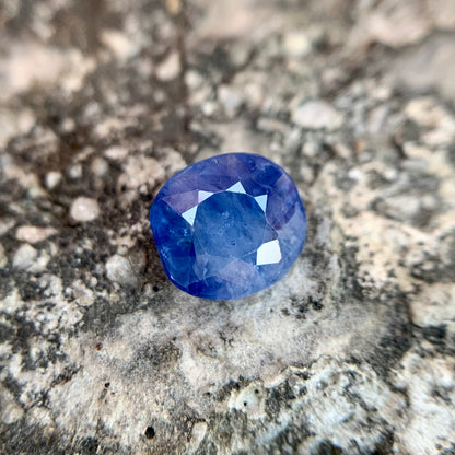 Natürlicher blauer Saphir – 4,55 Karat/5,05 Ratti