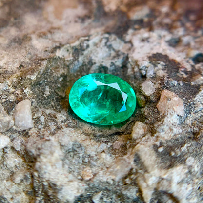 زمرد كولومبي طبيعي - 1.30 قيراط/1.44 راتي