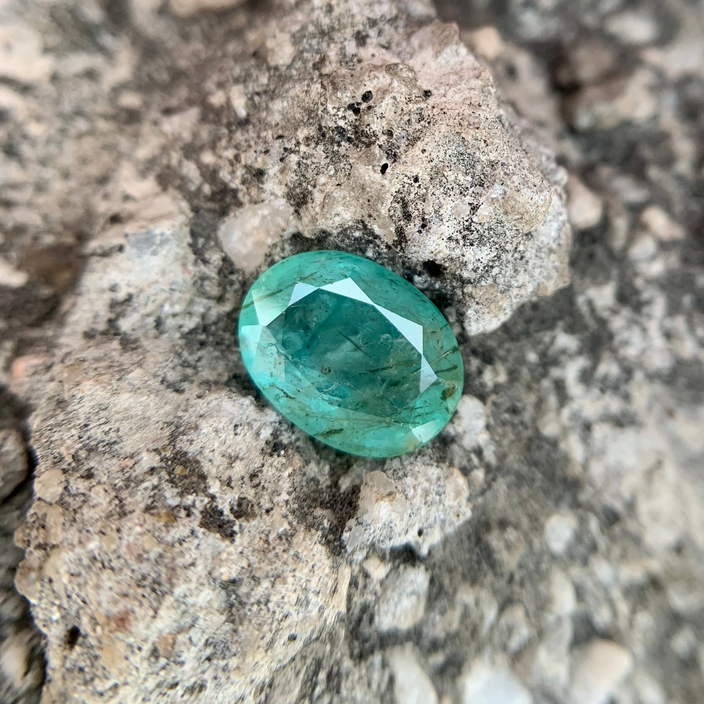 Natural Emerald - 2.00 carat/2.22 Ratti