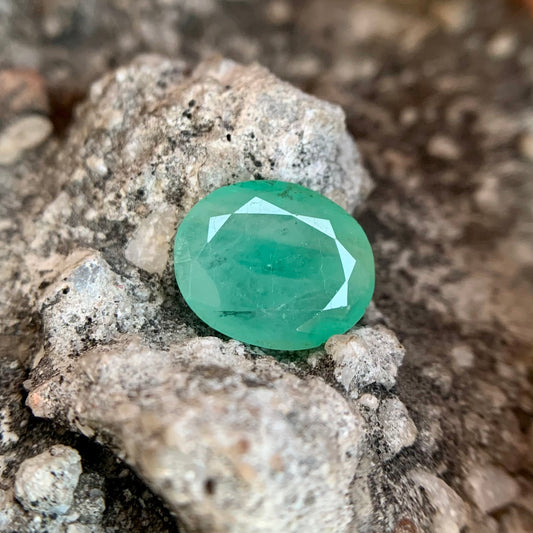 Natural Emerald - 3.40 carat/3.78 Ratti