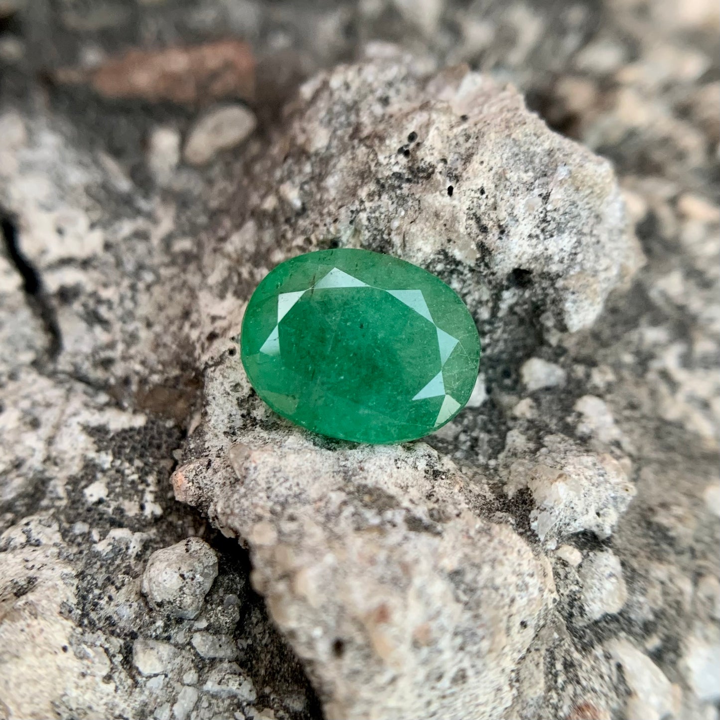 Natural Emerald - 2.75 carat/3.05 Ratti