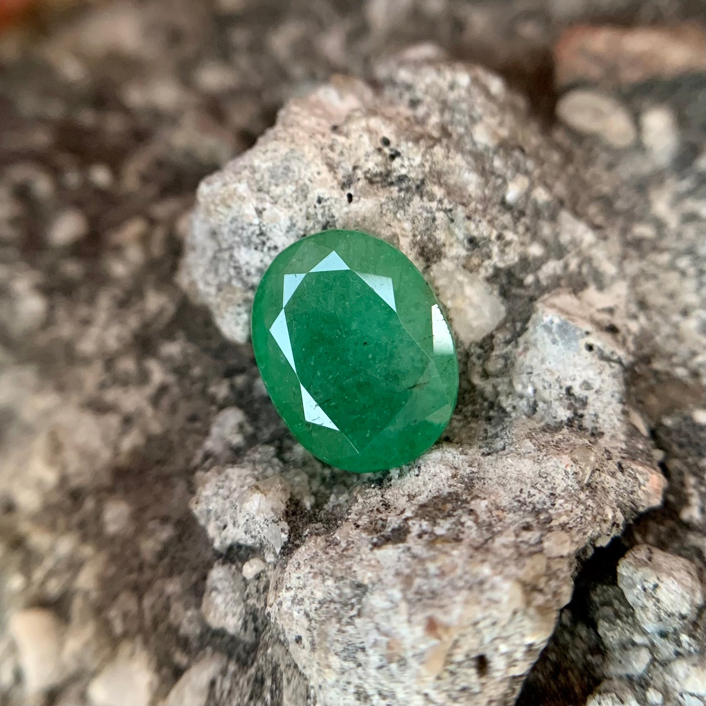 Natural Emerald - 2.75 carat/3.05 Ratti