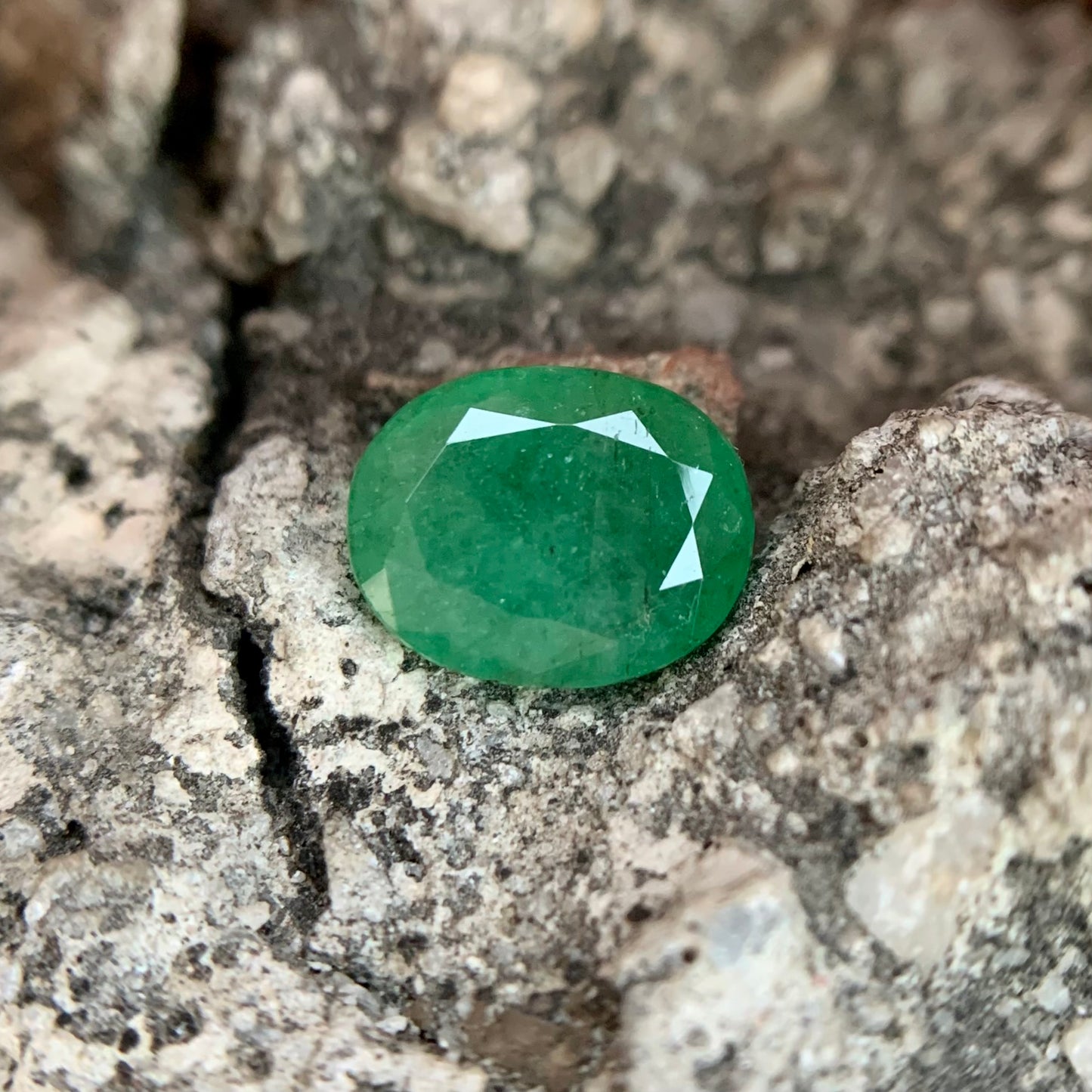 Natural Emerald - 2.75 carat/3.05 Ratti